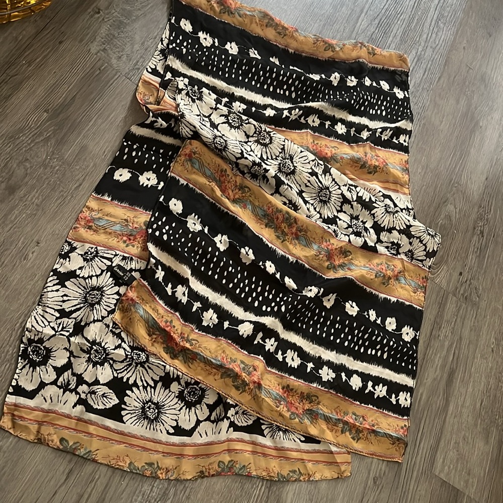 Saldarini 100% silk rectangle scarf multicolor floral print Italy